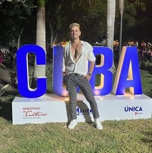 Meet your Posher, Manuel